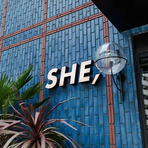 Hotel She